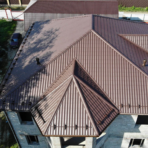 Монтаж сложной крыши и кровли в Славске и Калининградской области